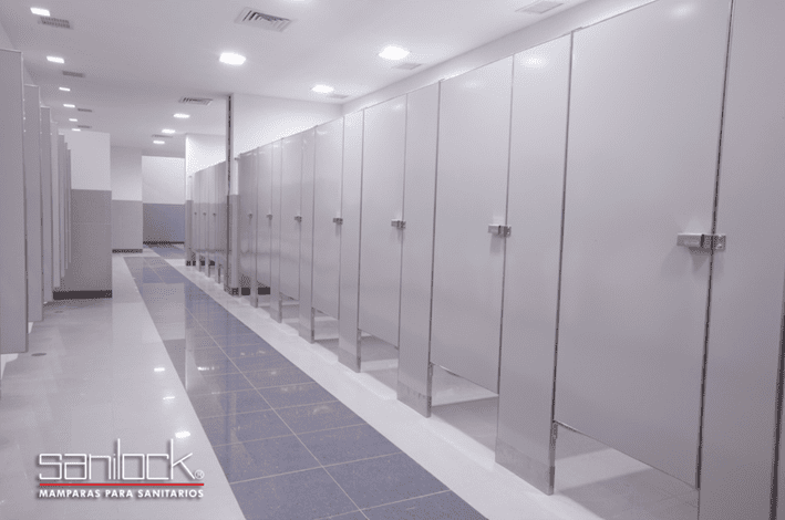 Mamparas para baños públicos: Soluciones para obtener una mayor higiene