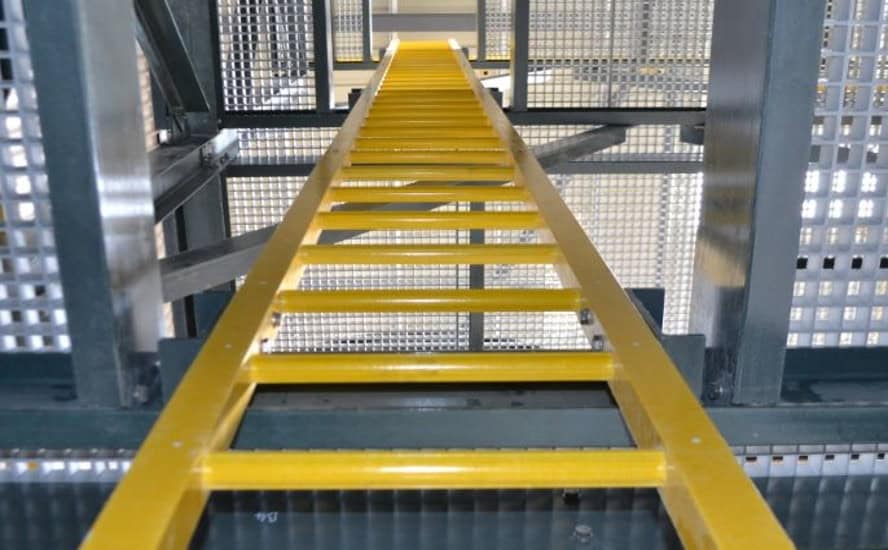 Escaleras marinas de fibra de vidrio, las aliadas de tu seguridad