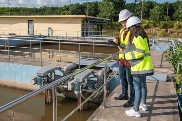 ¿Qué es la NOM-001 y cuál es su relación con las industrias?