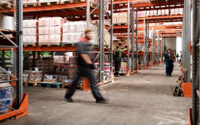 ¿Qué tomar en cuenta al configurar un almacén con racks industriales?