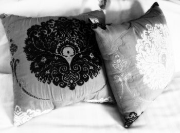 Cojines decorativos en telas varias - Hotel Design
