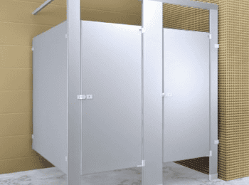 MAMPARAS AL PISO CON REFUERZO DE LAMINA DE ACERO PORCELANIZADO