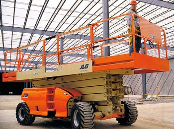 PLATAFORMAS DE TIJERA PARA CENTROS COMERCIALES JLG