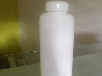 BOTELLA TALQUERA DE POLIETILENO CON RETAPA