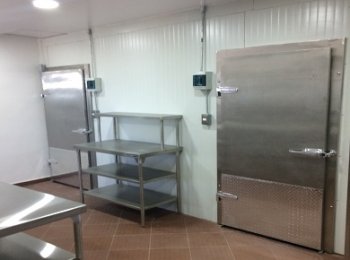 PUERTAS DE ACERO INOXIDABLE PARA CUARTOS FRIOS