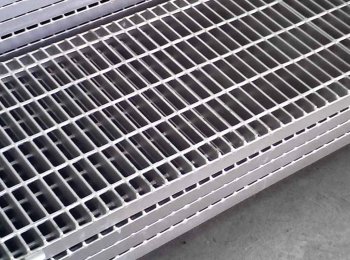 Rejilla tipo irving - Puros Fierros