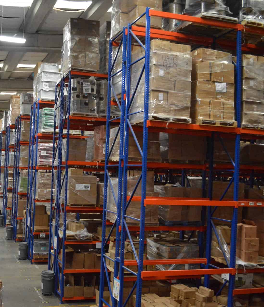 RACKS PARA ALMACENAMIENTO DE PRODUCTOS