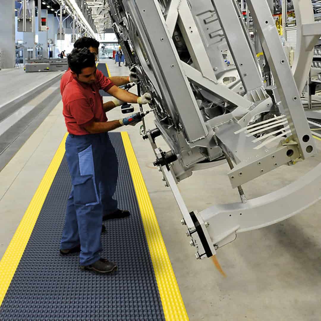 tapete antifatiga para la industria automotriz
