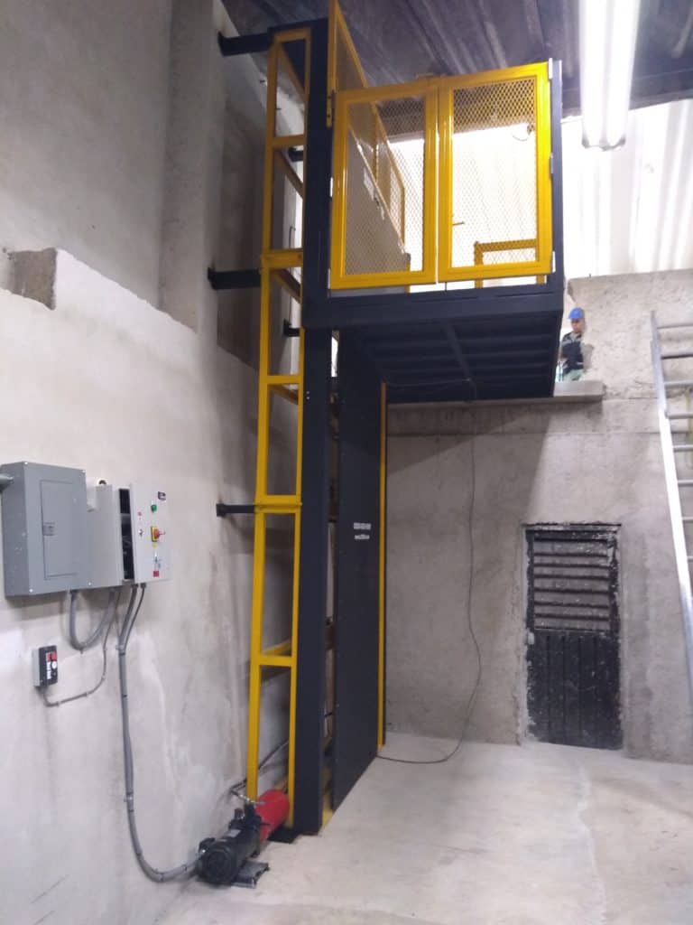 Elevadores de carga hidráulicos o eléctricos