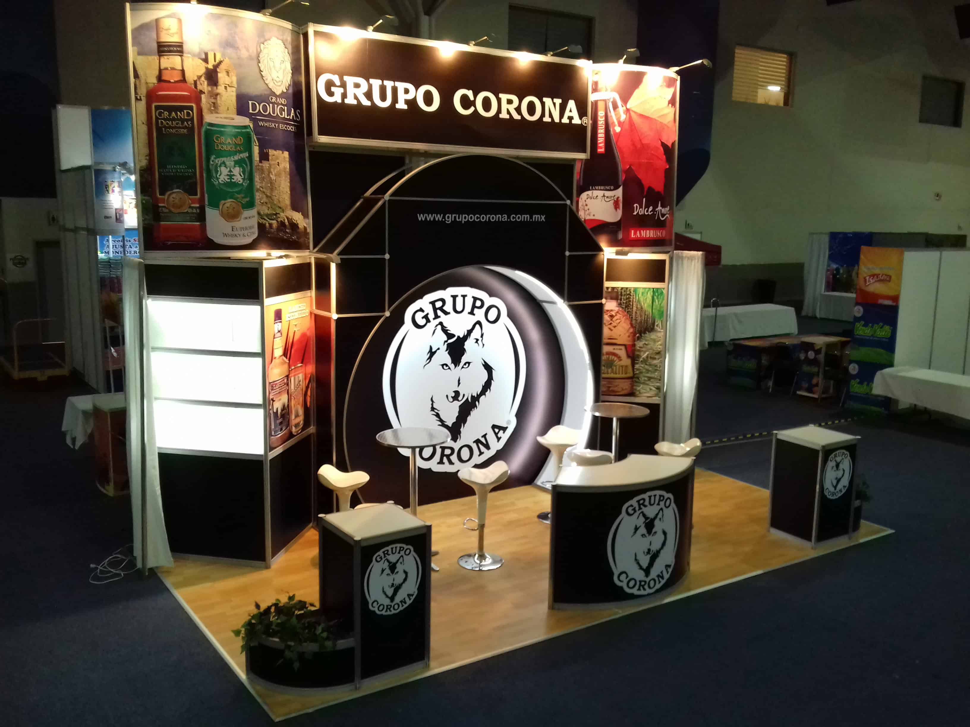 Stand en Aluminio by Escenico