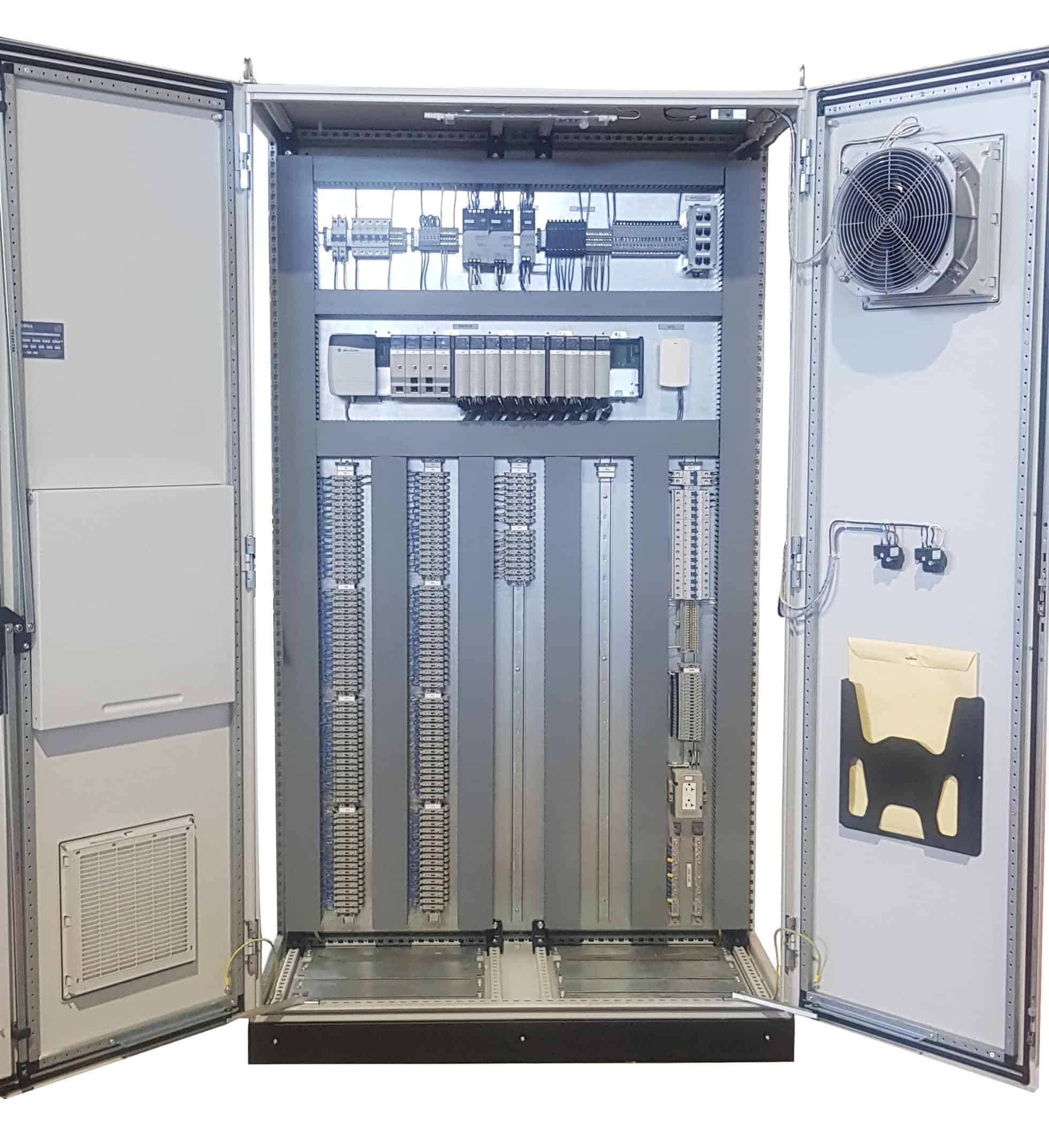 Gabinetes metálicos para sistemas de control