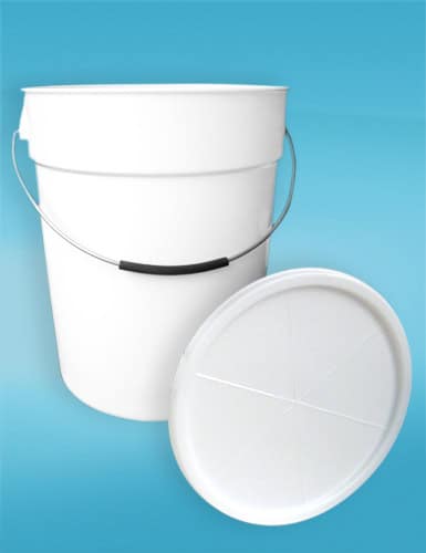 Cubeta de plastico 19lts con tapa y sello - Compañía de Plásticos en General
