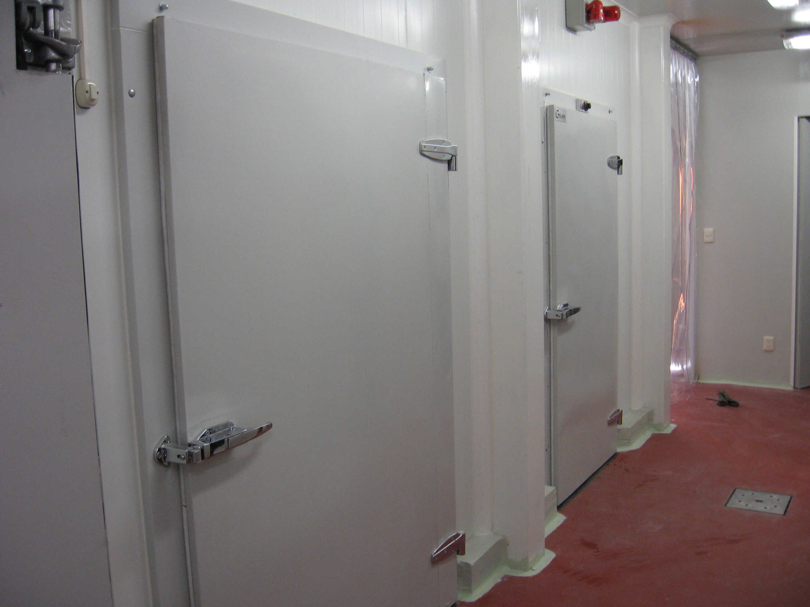 Puertas abatibles fabricación e instalación
