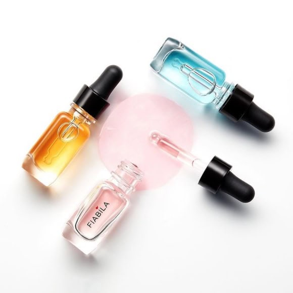 Productos para el cuidado de uñas con aceites