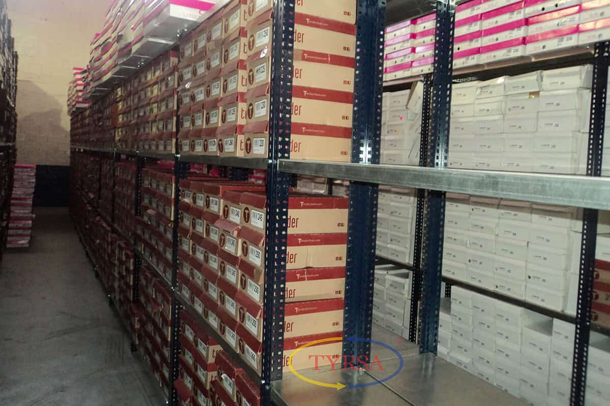 Estantería metálica para la industrial textil 