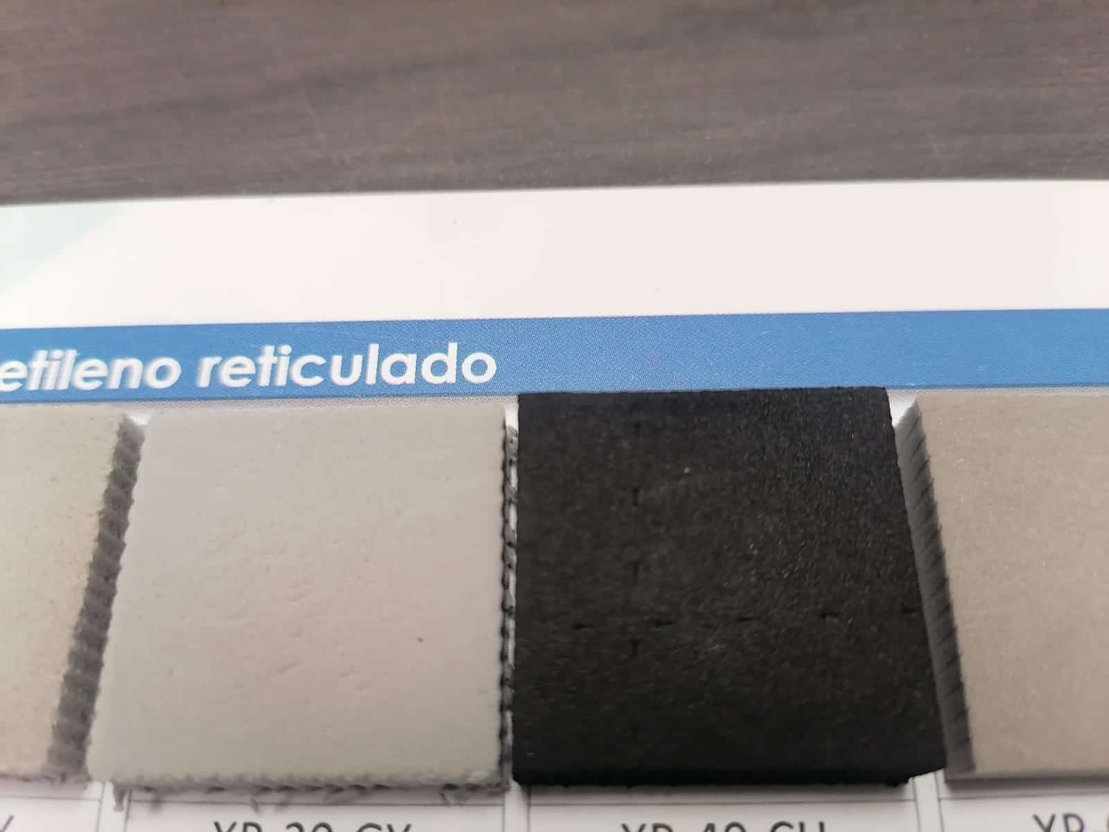 Colores: gris y carbón