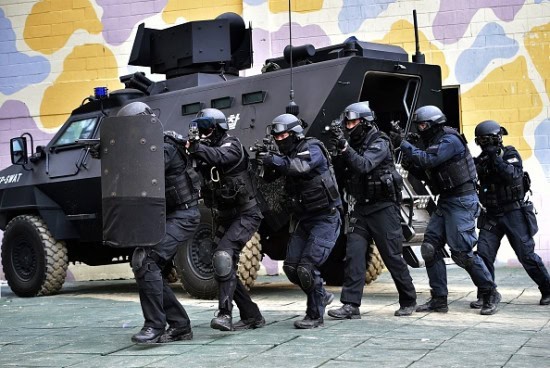 Blindaje de vehiculos Táctico para traslado de tropas militares 