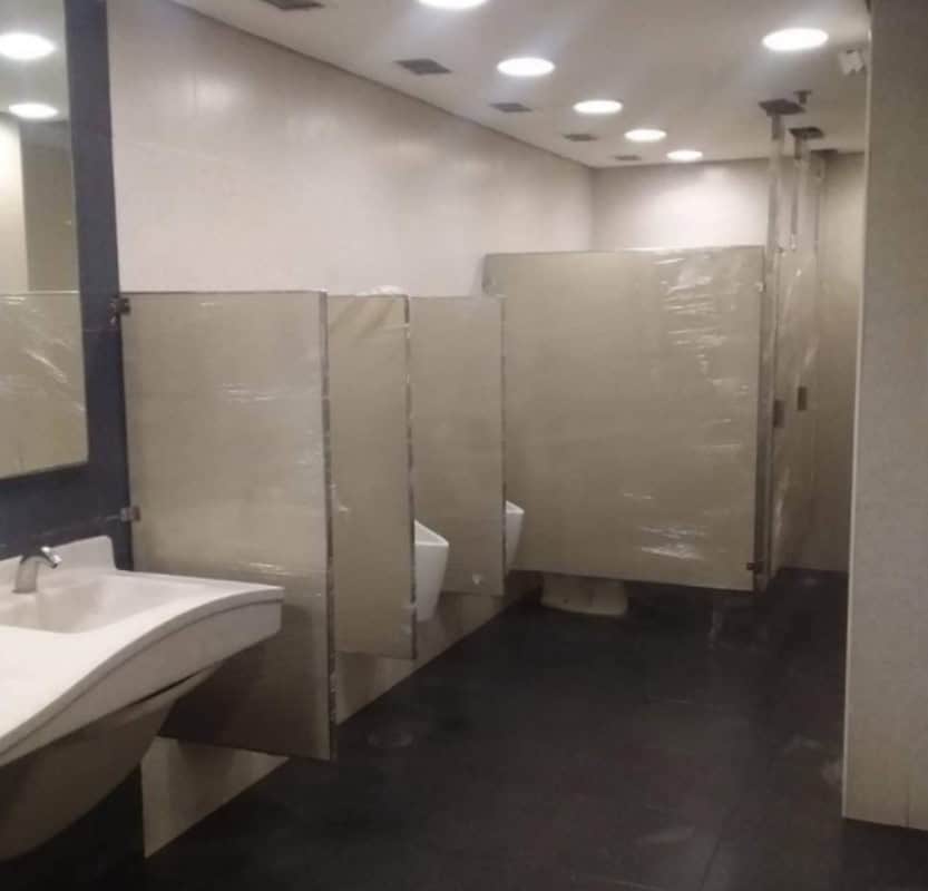 Mamparas Divisorias para Sanitarios de Restaurantes