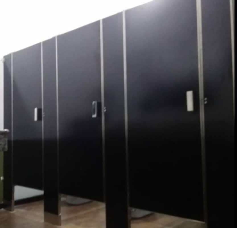 Mamparas para Sanitarios Porcelanizada a la Medida