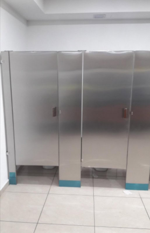 Mamparas para Baños de Acero Inoxidable 