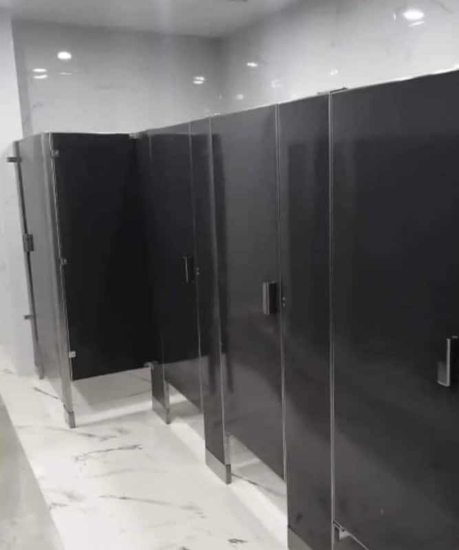 Mamparas para Baños a  Medida de Lámina Galvanizada