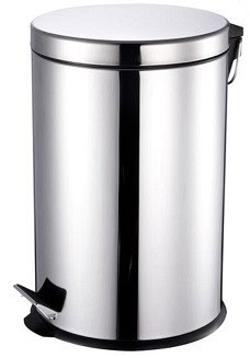 Basurero o bote cilindrico con pedal en acero inoxidable con tapa abatible medidas: .32cm. de diametro 60cm. de altura