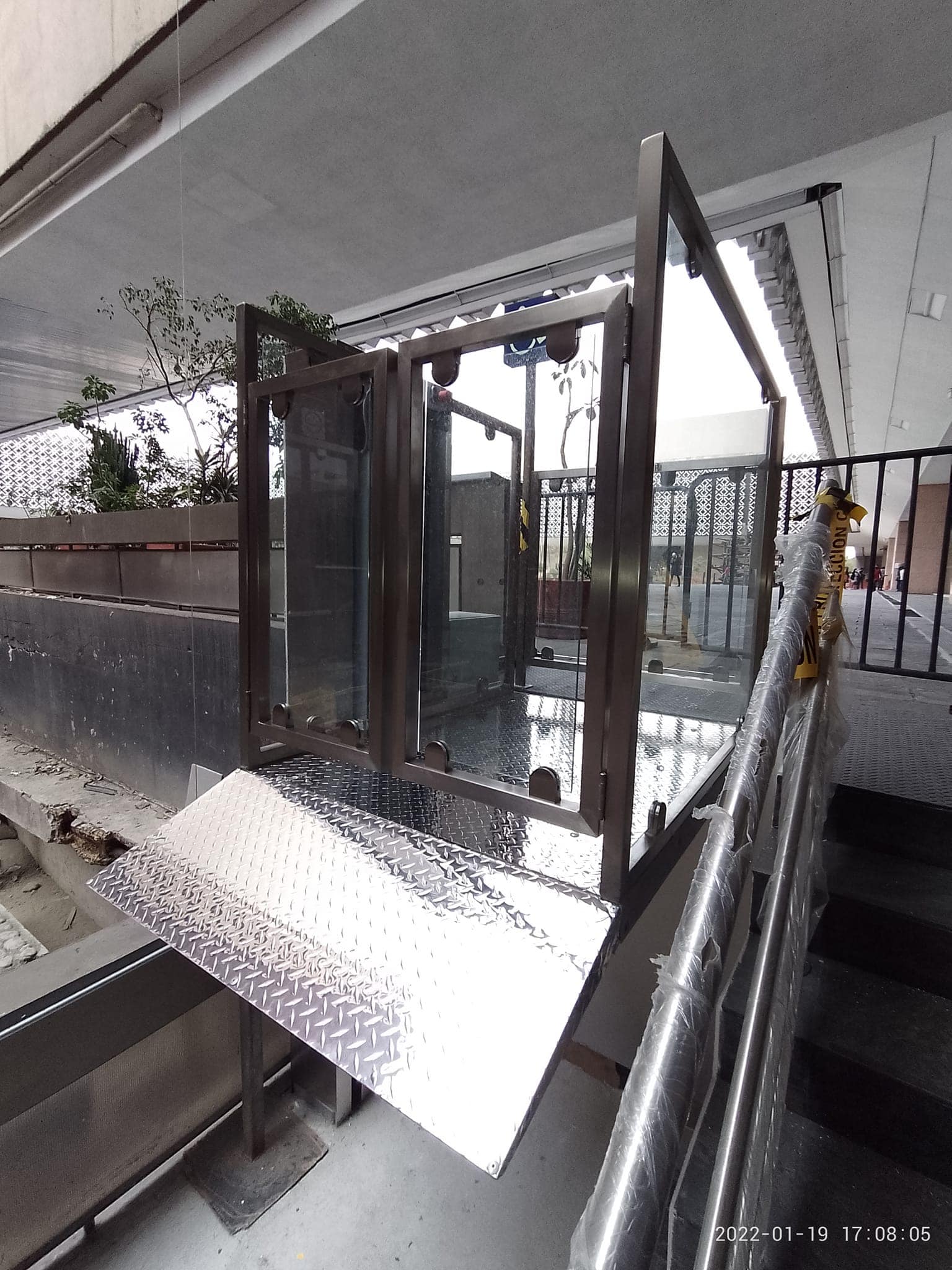 Elevadores para Sillas de Ruedas y Salvaescaleras - 2