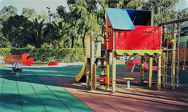 Pisos de caucho para areas juegos infantiles parques públicos