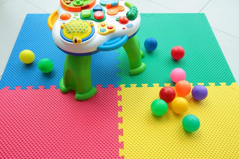 Pisos de foamy para áreas de juegos infantiles