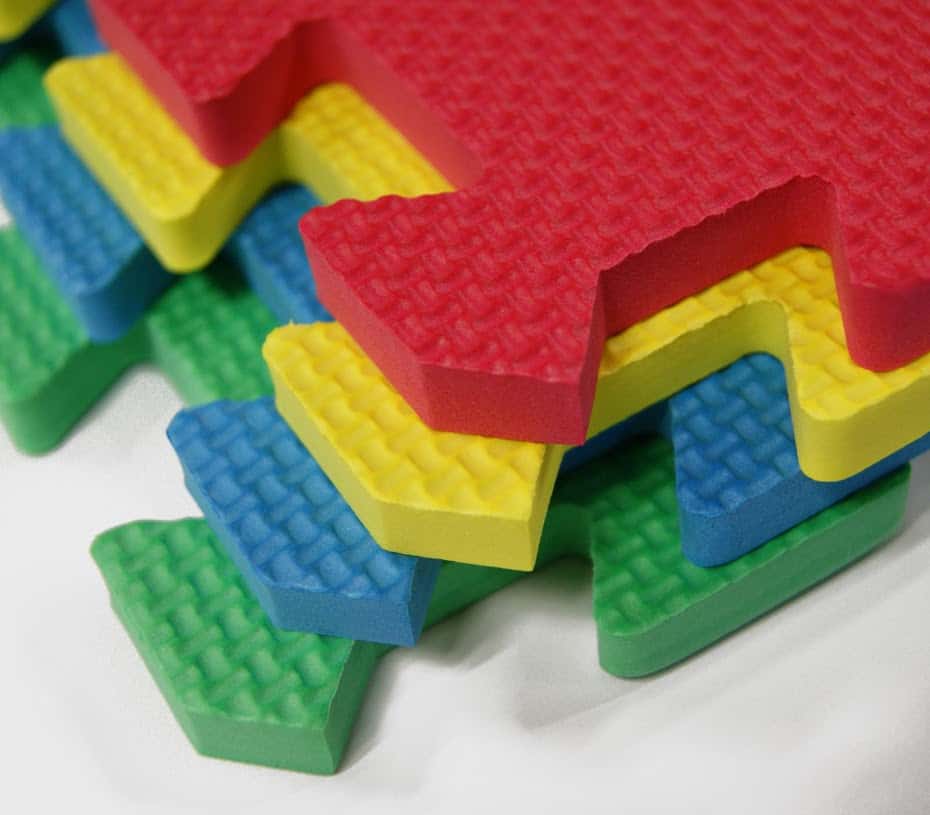 Pisos de foamy para áreas de juegos infantiles