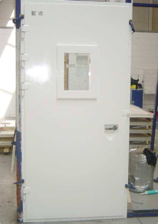 Puertas para aplicaciones marinas  de acero inoxidable