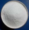 Se presenta como un Polvo cristalino, blanco a amarillento. Fácilmente soluble en agua, difícilmente soluble en alcohol, insoluble en éter. Producto poco tóxico.