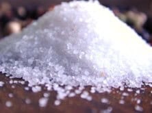 Cloruro de sodio sal en cristales blancos