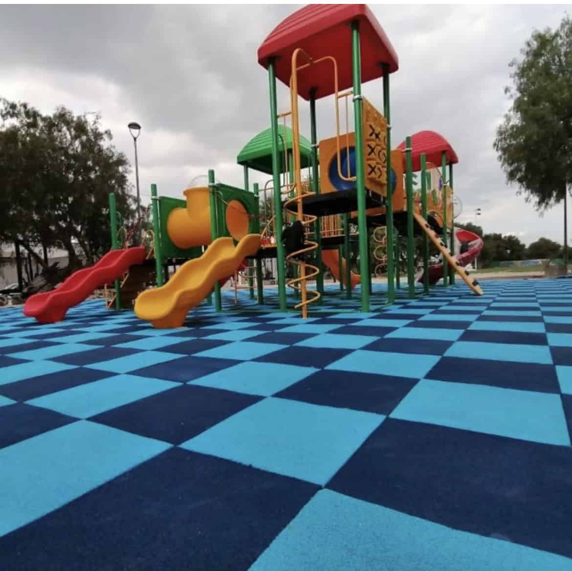 PISO DE CAUCHO PARA ÁREAS INFANTILES 