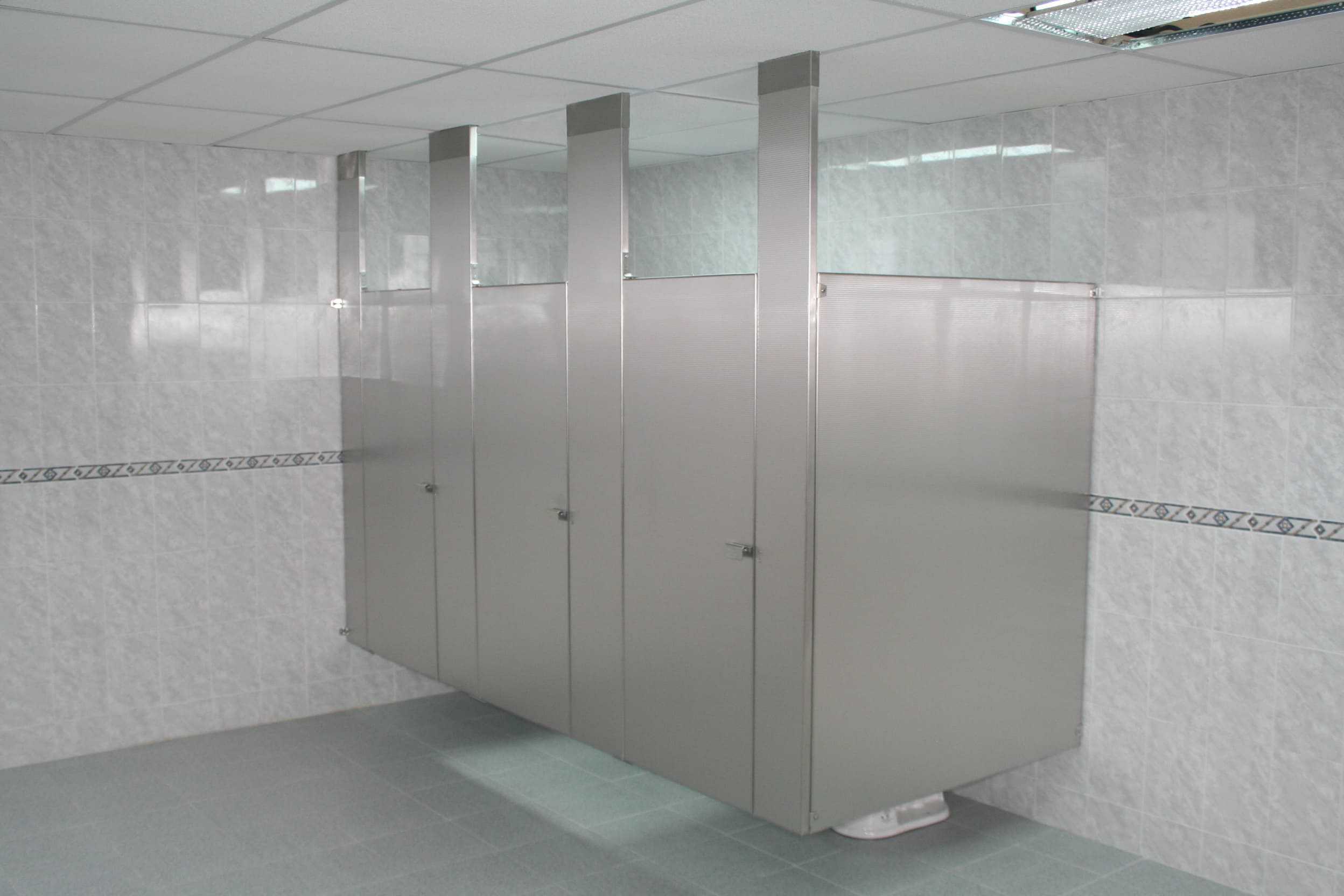 MAMPARAS SUSTENTABLES PARA SANITARIOS