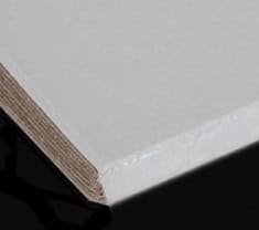 Esquineros de cartón laminado con acabado blanco