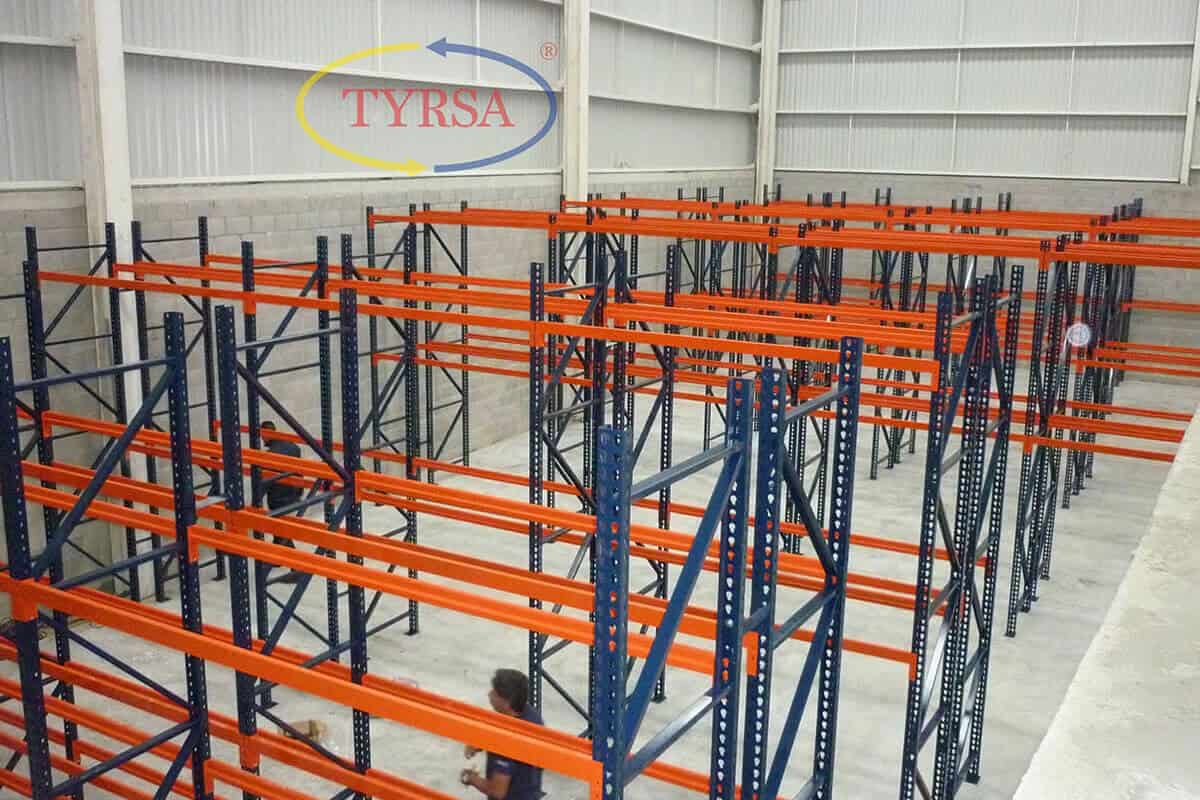 Racks selectivos de almacenamiento industrial 1
