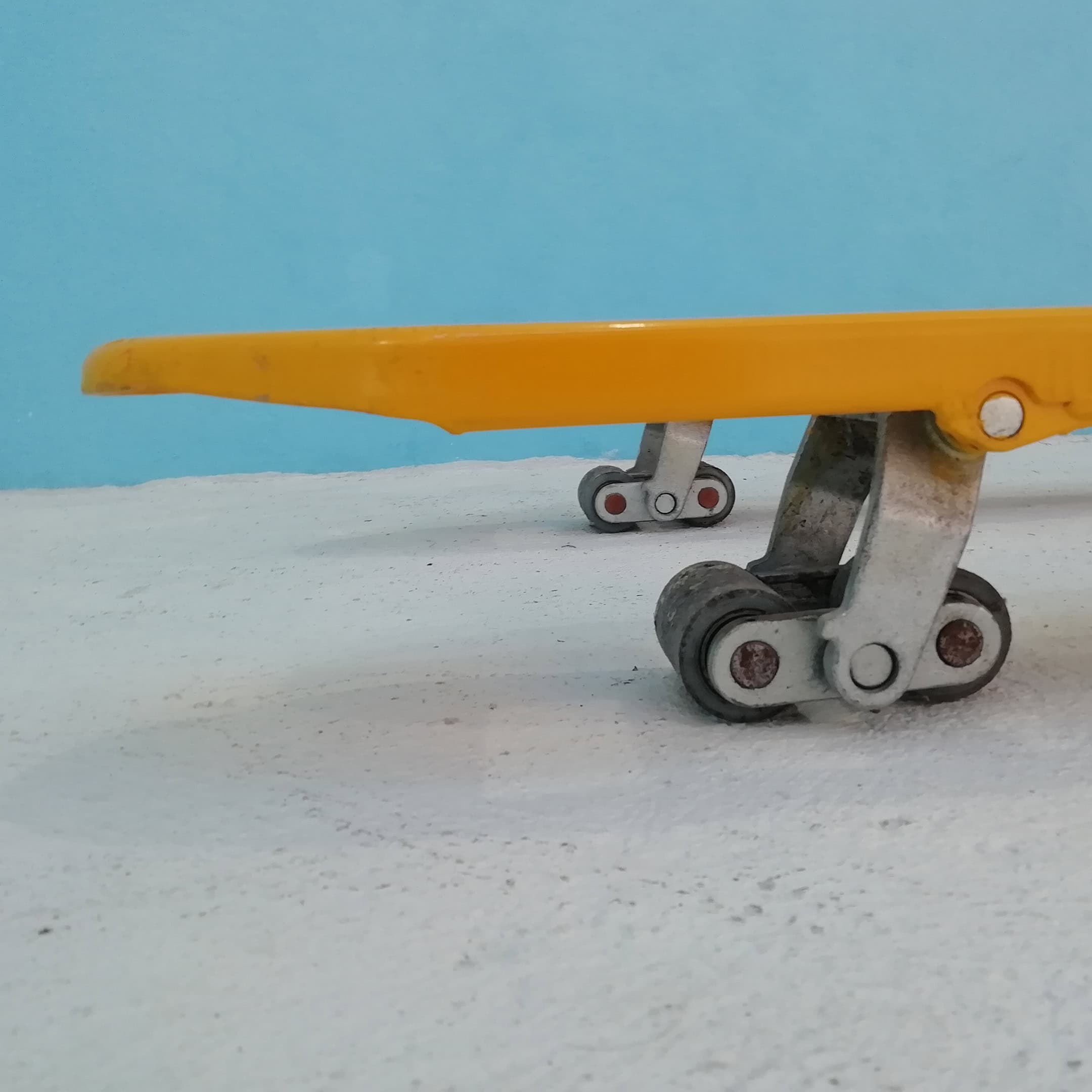 Patin hidraulico estandar 1 tonelada perfíl ultra bajo 2