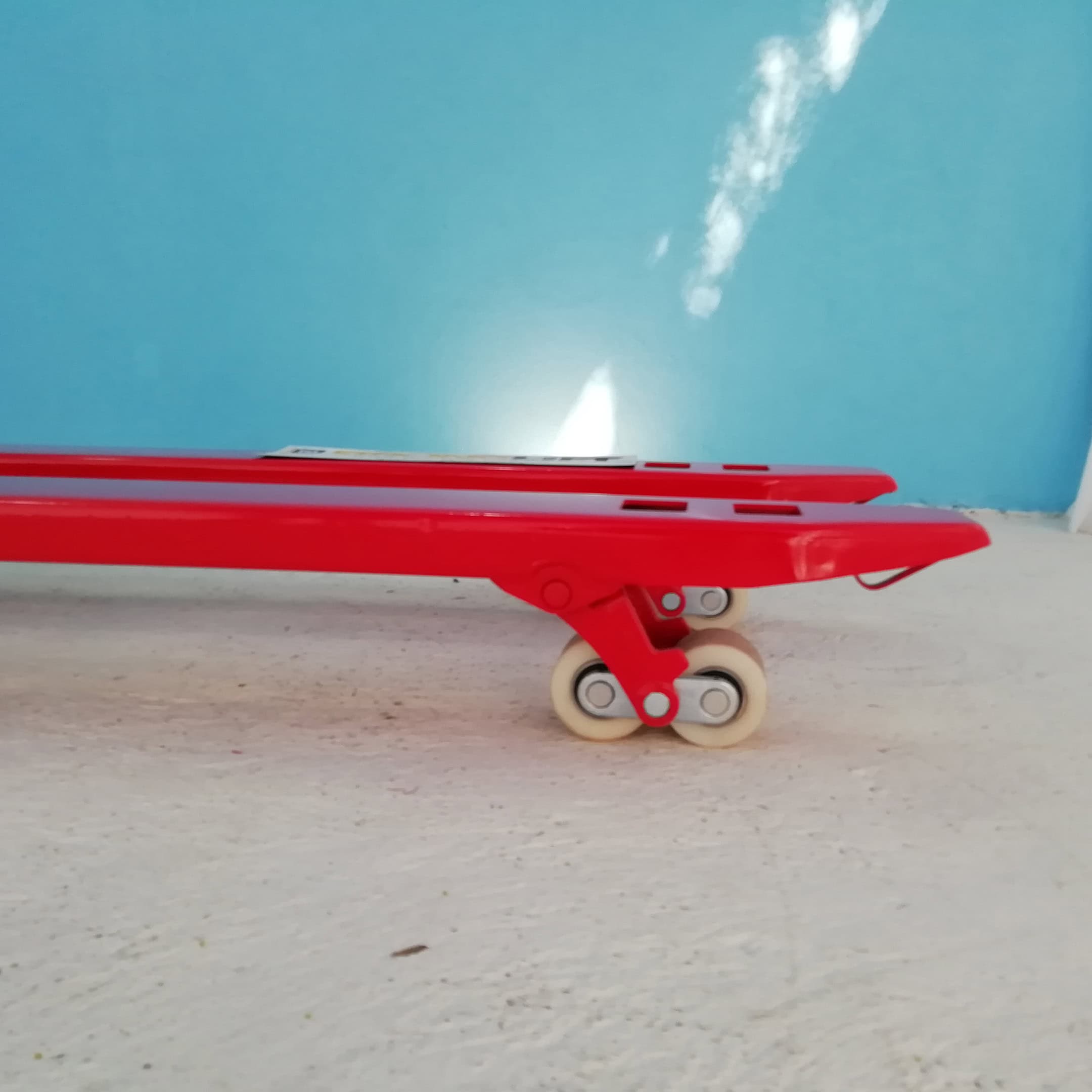 Patin angosto 1.5 toneladas 2