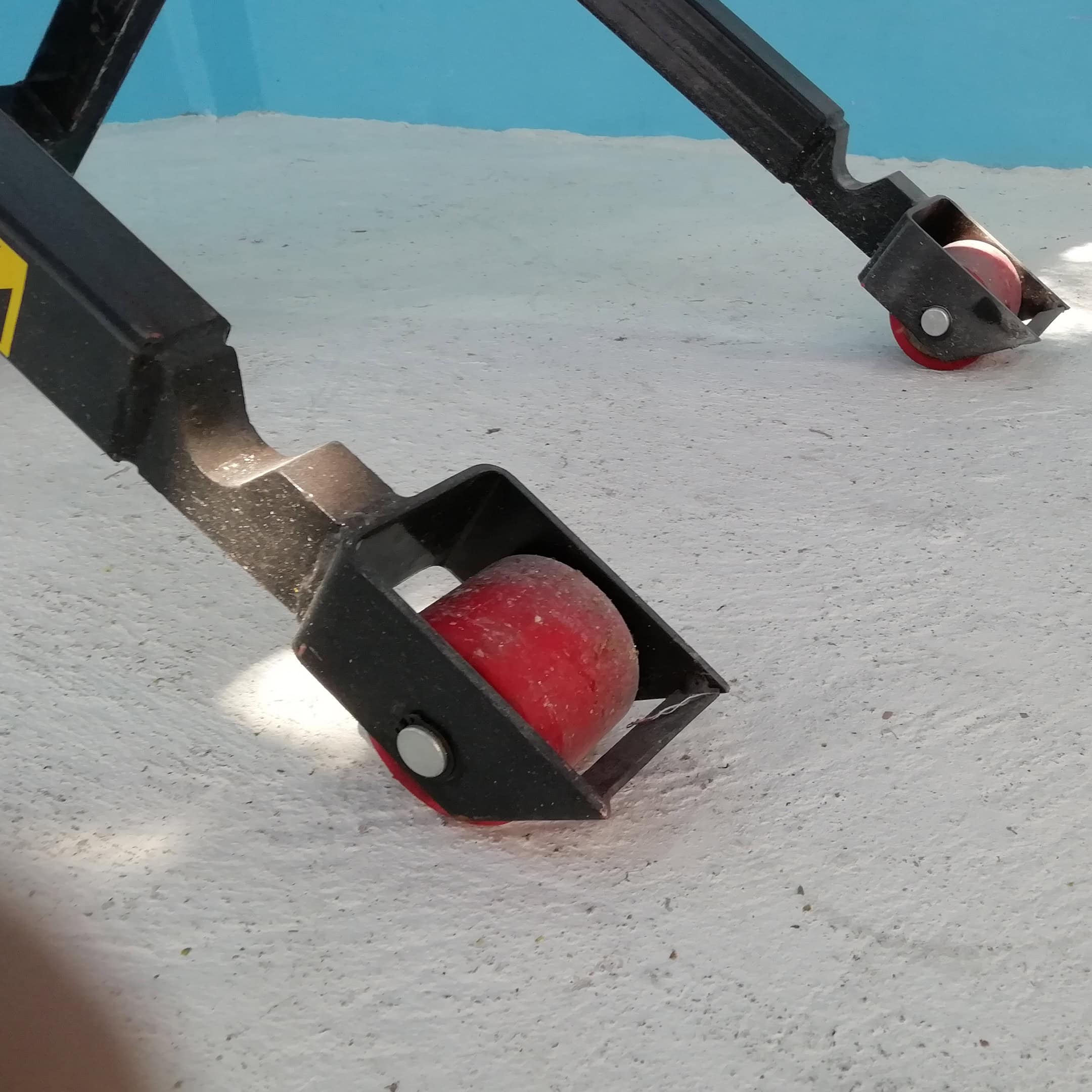 Patin de tijera angosto  electrico 1 tonelada 3