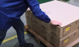 Láminas de sujeción de cargas que evitan derrumbes durante su trasporte