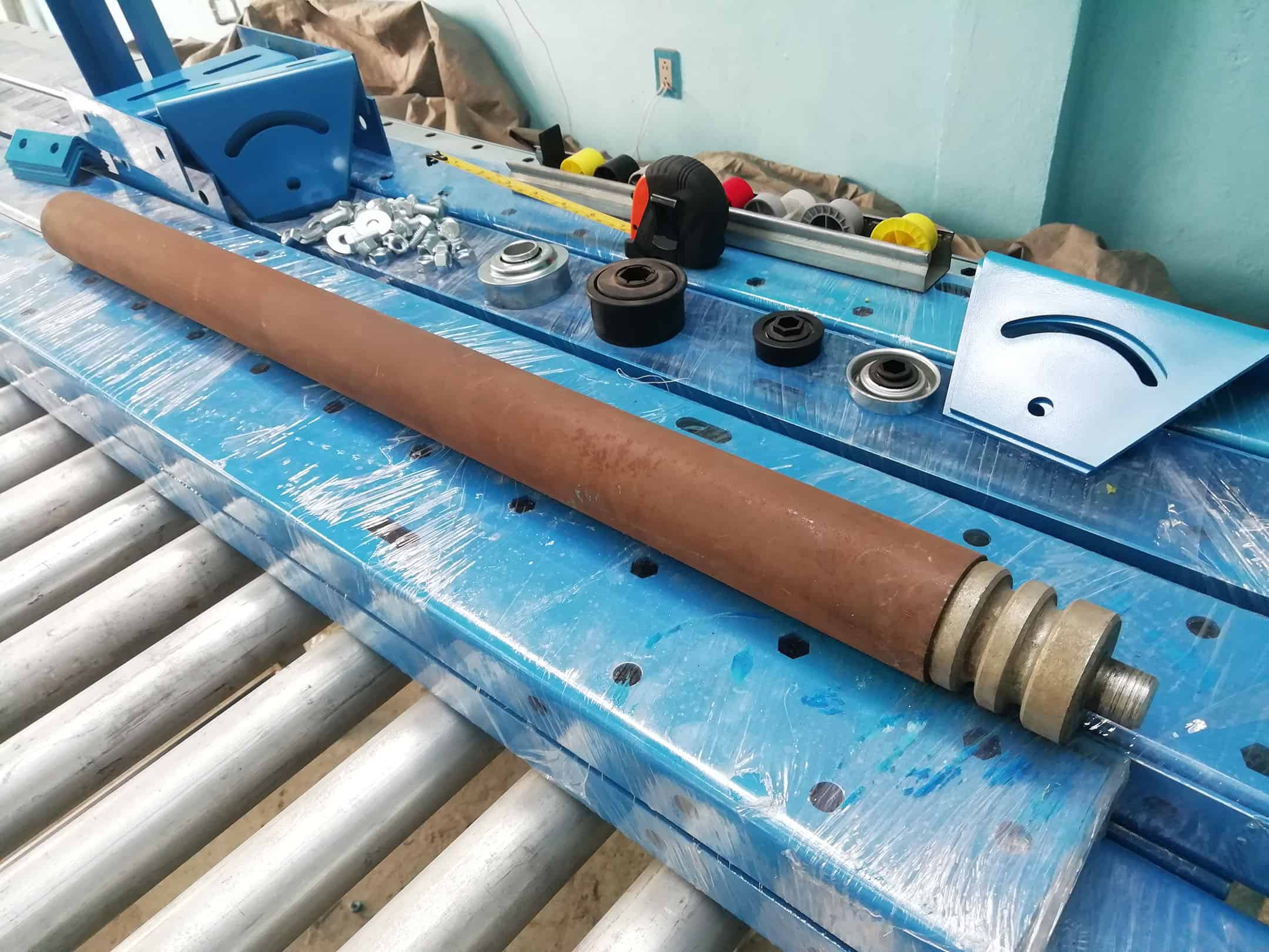 Rodillos de 2 1/2” de diámetro en cedula con uno o dos canales para retransmisión por medio de ligas o bandas