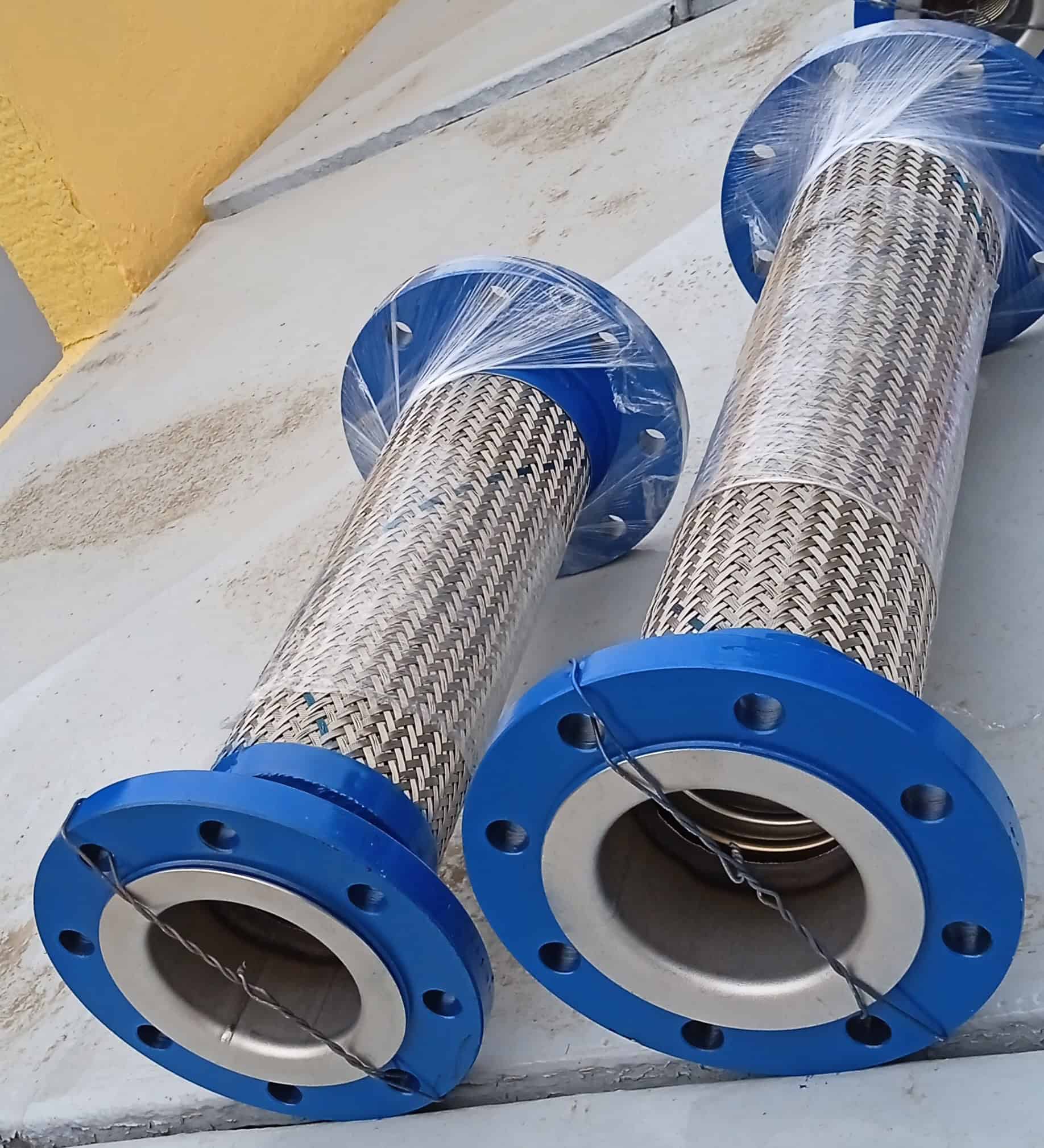 Mangueras metalicas flexibles con extremos giratorios