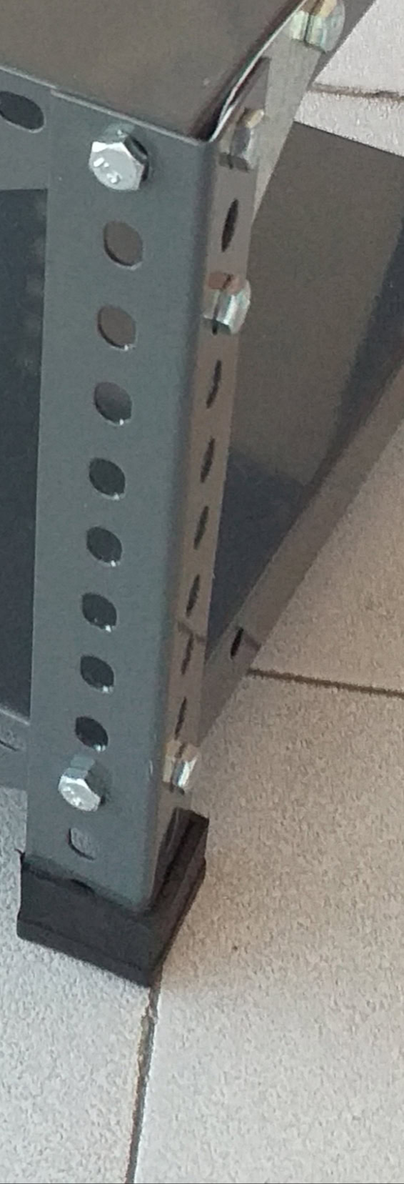 ESTANTERIA DE ANGULO RANURADO