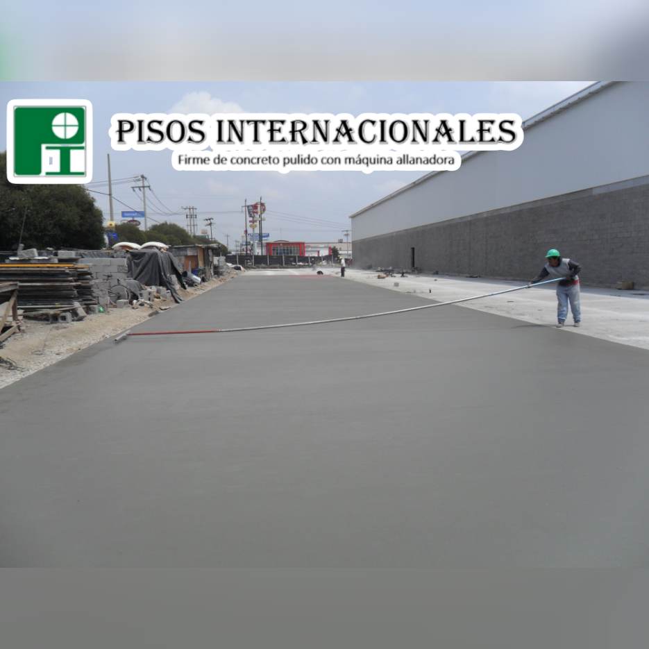 Colado de Pisos para estacionamientos y vialidades