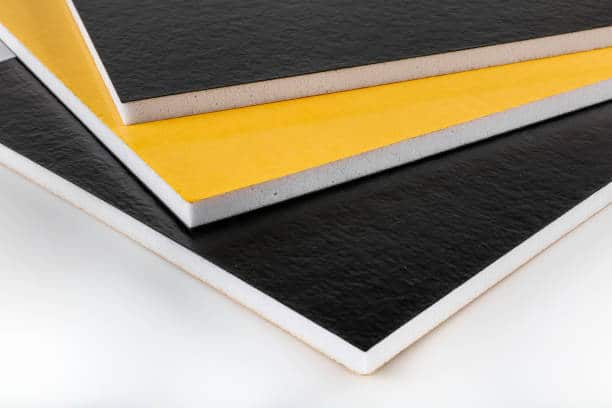 Foamboard con adhesivo para construcción