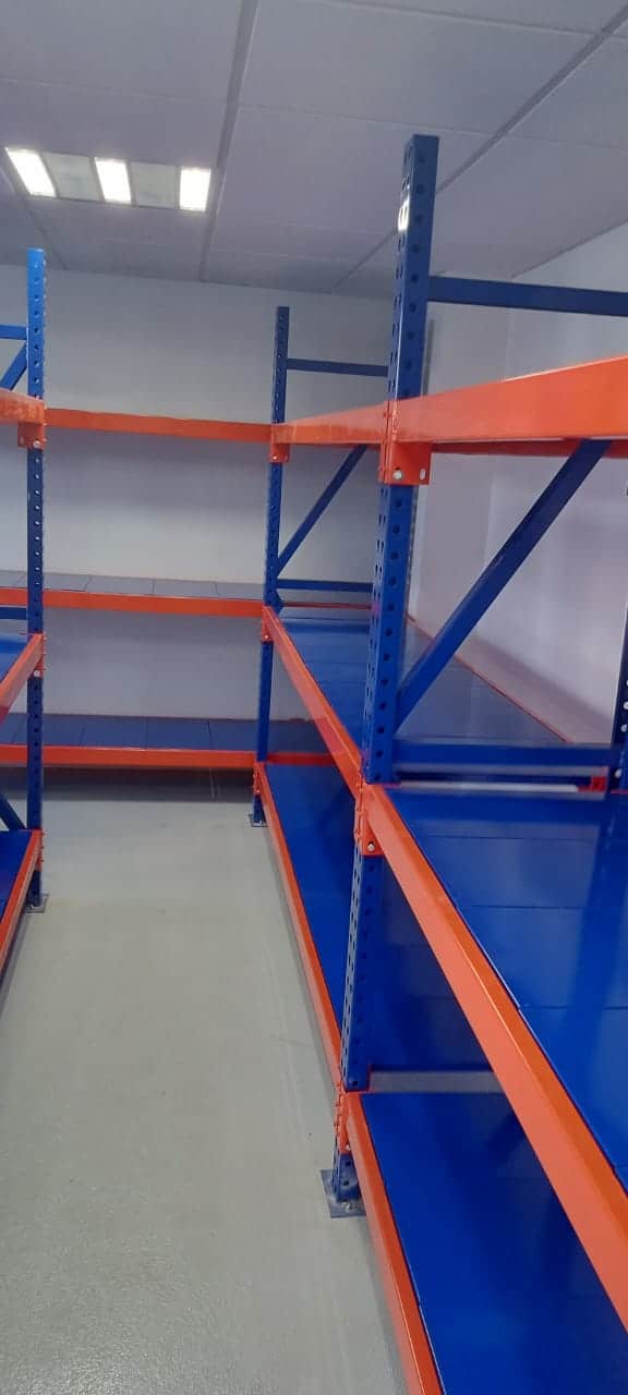 RACKS CON PANEL METALICO