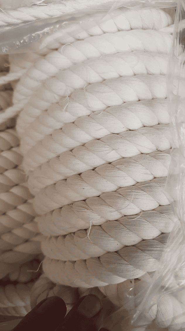 Cordones de algodon crudo para diversos usos