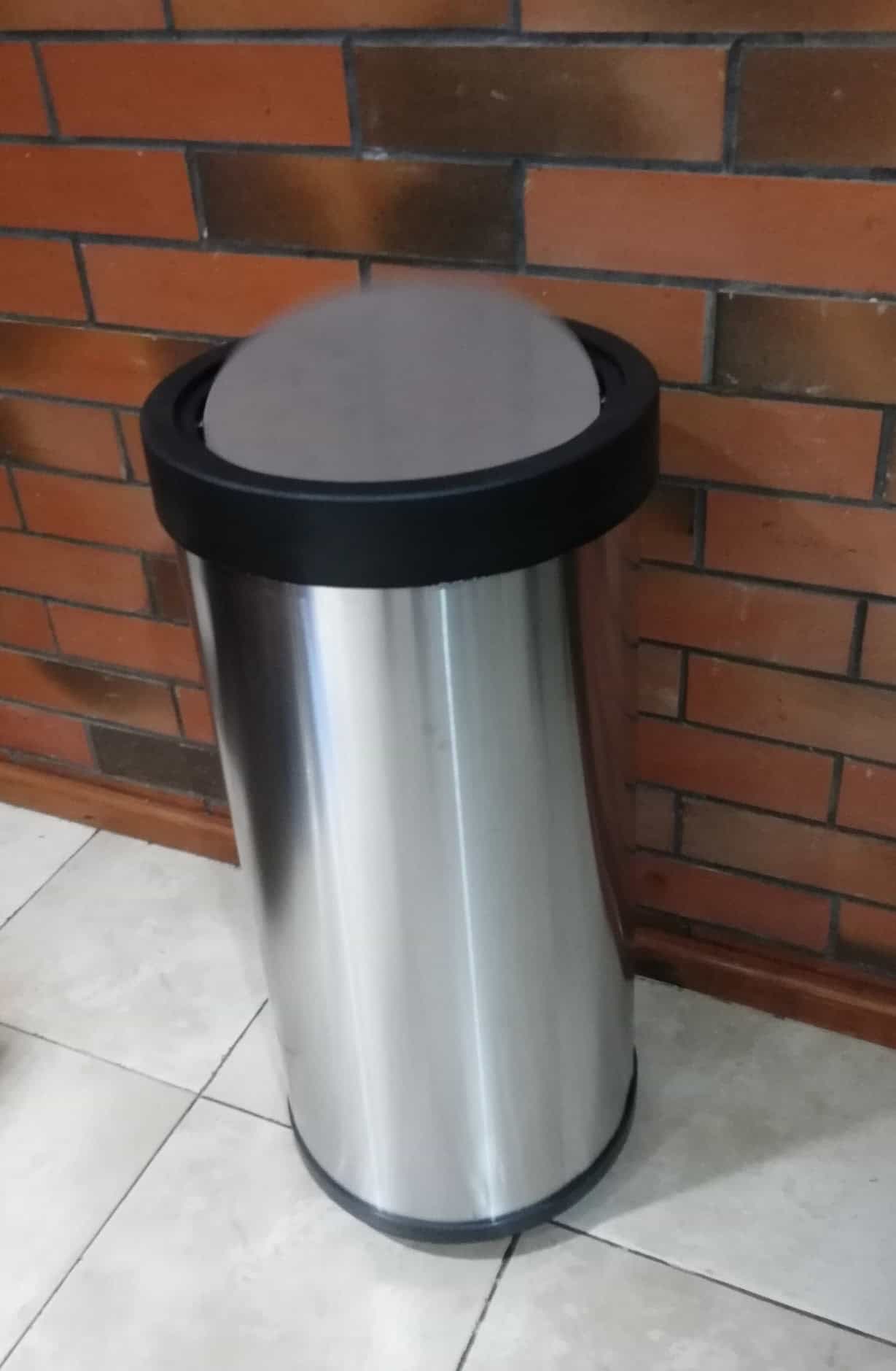 Botes redondo de acero inoxidable con balancín 29x63 cm