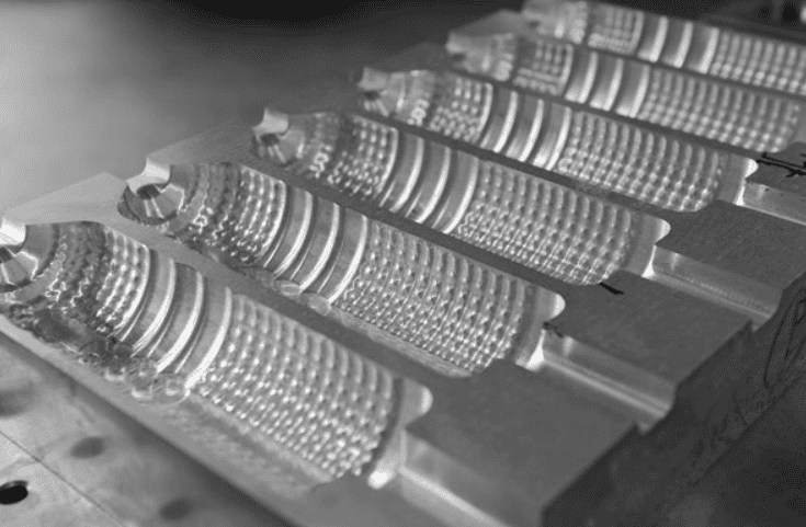 Empaques termoformados para piezas maquinadas reutilizables - 1
